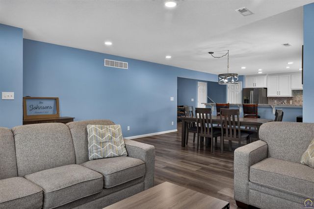5624 SW Foxcroft North CIR Unit 3, Topeka, KS 66614