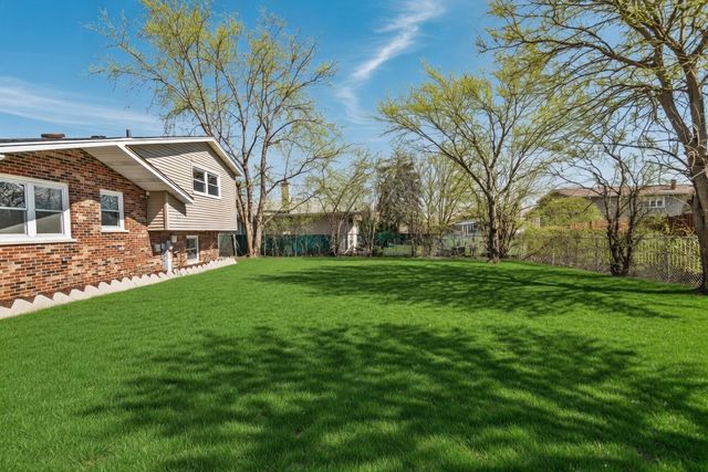6151 Victoria Drive, Oak Forest, IL 60452
