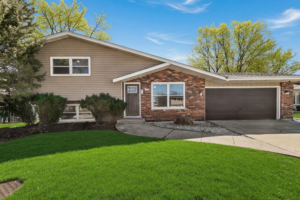 6151 Victoria Drive, Oak Forest, IL 60452