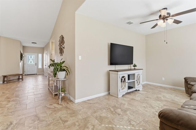 285 Hummingbird WAY, Martindale, TX 78655