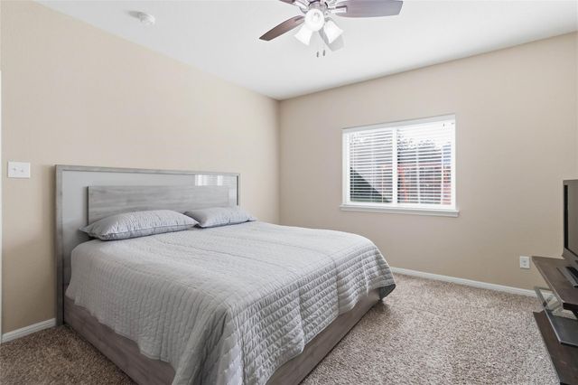 285 Hummingbird WAY, Martindale, TX 78655