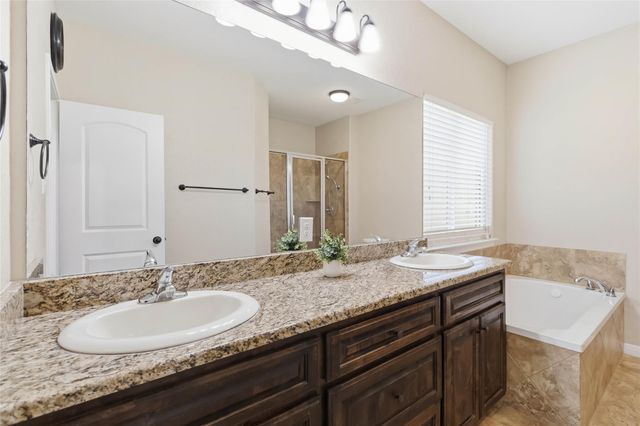 285 Hummingbird WAY, Martindale, TX 78655