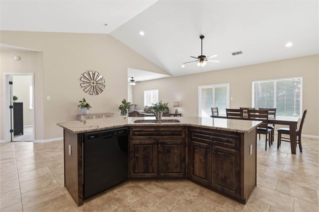 285 Hummingbird WAY, Martindale, TX 78655