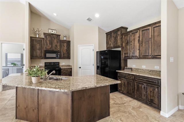 285 Hummingbird WAY, Martindale, TX 78655