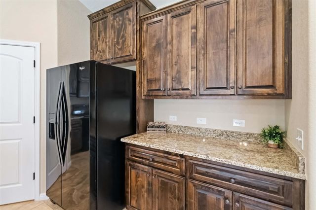 285 Hummingbird WAY, Martindale, TX 78655