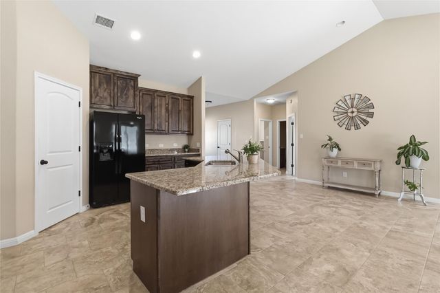 285 Hummingbird WAY, Martindale, TX 78655