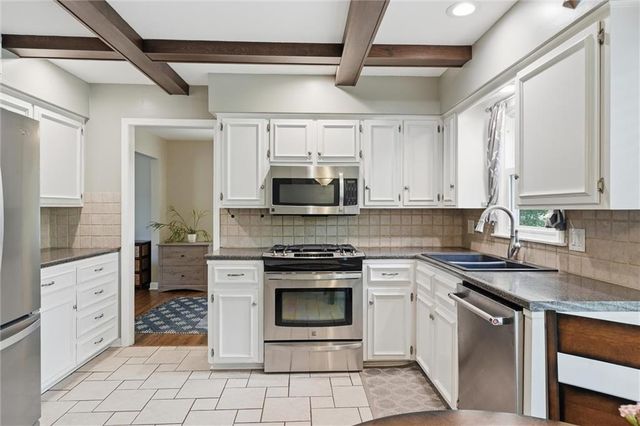 10069 Bluejacket Drive, Overland Park, KS 66214