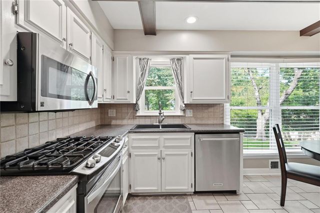 10069 Bluejacket Drive, Overland Park, KS 66214