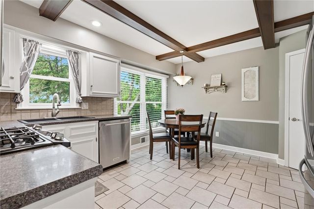 10069 Bluejacket Drive, Overland Park, KS 66214