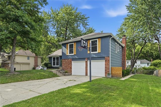 10069 Bluejacket Drive, Overland Park, KS 66214
