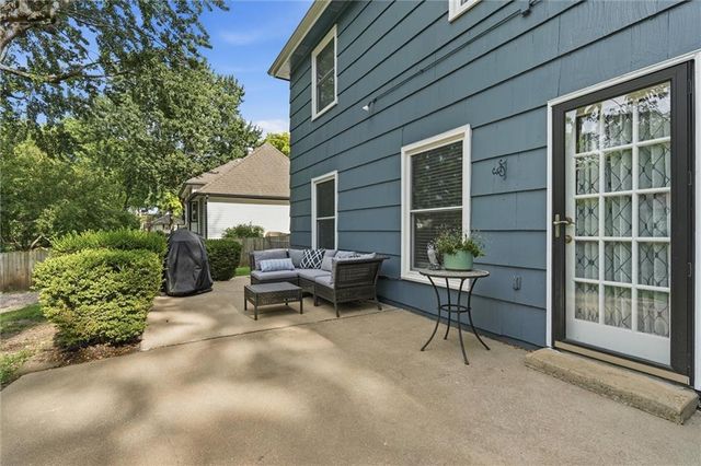 10069 Bluejacket Drive, Overland Park, KS 66214