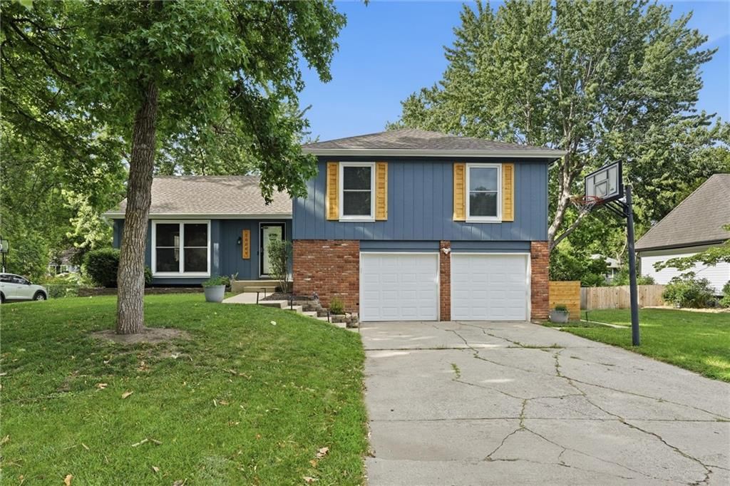 10069 Bluejacket Drive, Overland Park, KS 66214