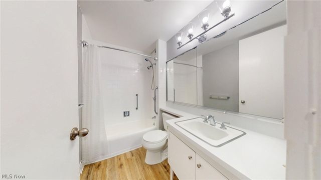 12700 Lake Avenue 804, Lakewood, OH 44107