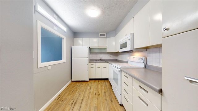 12700 Lake Avenue 804, Lakewood, OH 44107