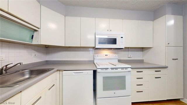 12700 Lake Avenue 804, Lakewood, OH 44107