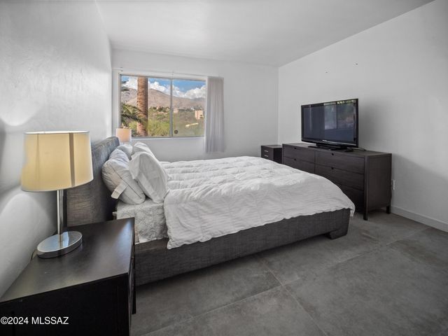 5798 E Paseo Cimarron, Tucson, AZ 85750