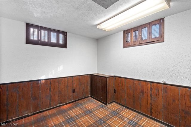 255 Taylor Road, Barberton, OH 44203