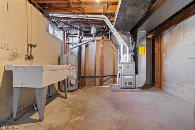 255 Taylor Road, Barberton, OH 44203