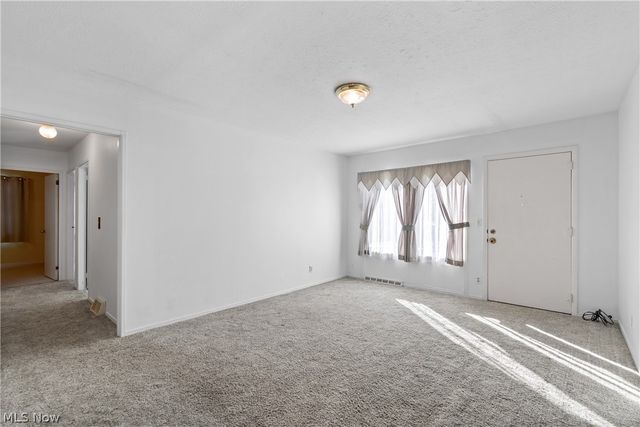 255 Taylor Road, Barberton, OH 44203