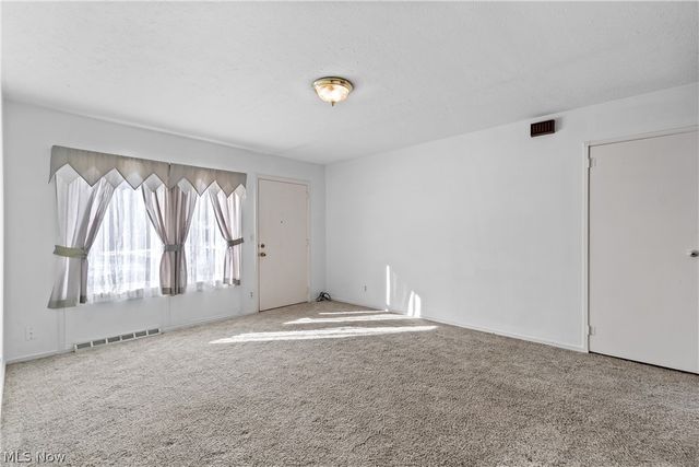 255 Taylor Road, Barberton, OH 44203