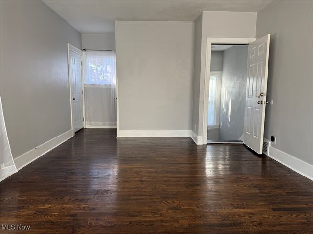 1235 18th Street NW 2, Canton, OH 44703