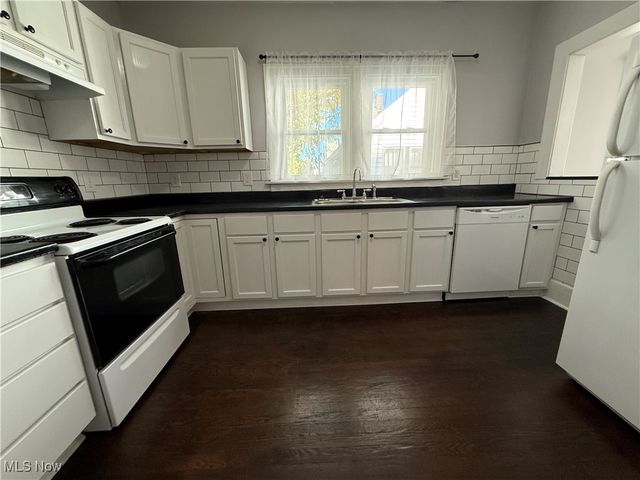 1235 18th Street NW 2, Canton, OH 44703