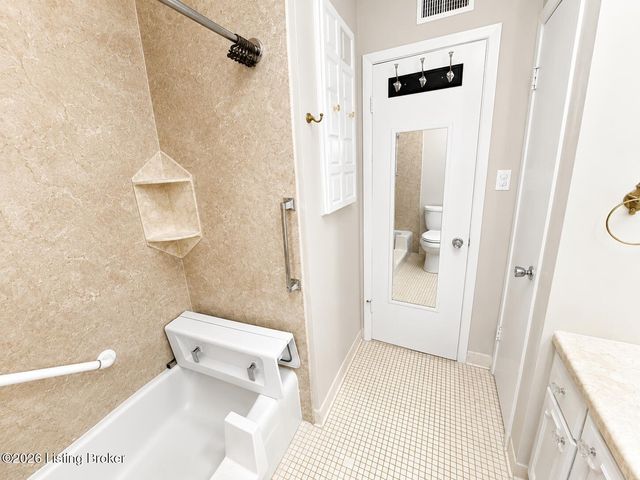 1935 Gardiner Ln APT A2, Louisville, KY 40205