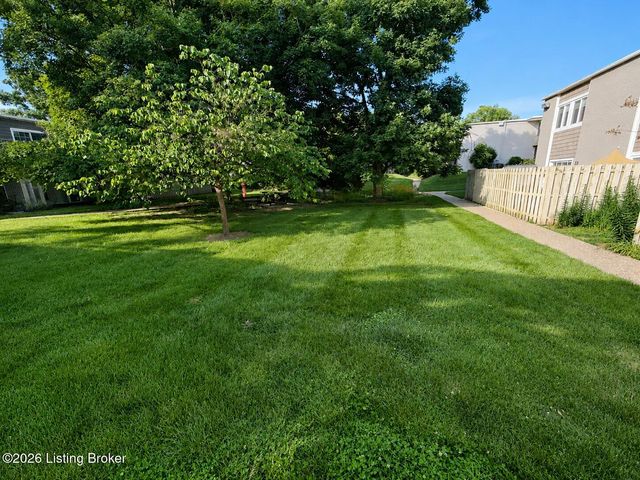 1935 Gardiner Ln APT A2, Louisville, KY 40205