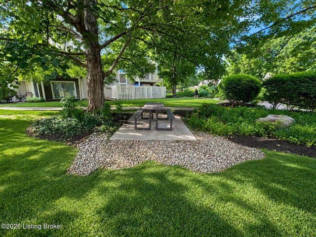 1935 Gardiner Ln APT A2, Louisville, KY 40205
