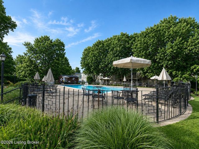 1935 Gardiner Ln APT A2, Louisville, KY 40205