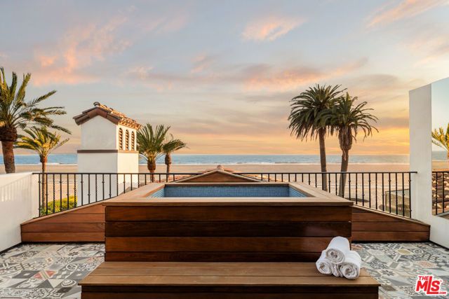 966 Palisades Beach Road, Santa Monica, CA 90403