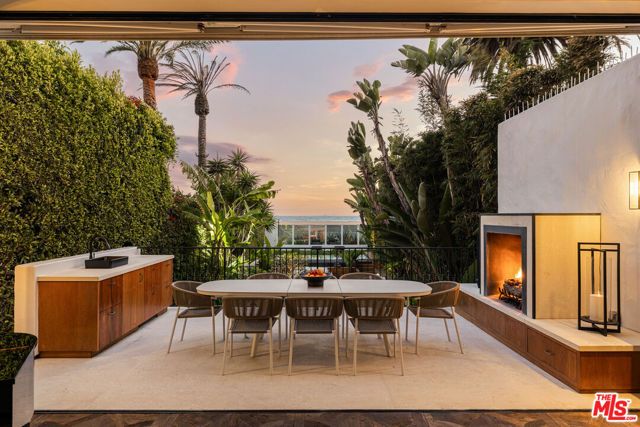 966 Palisades Beach Road, Santa Monica, CA 90403