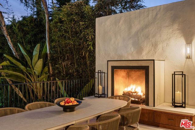 966 Palisades Beach Road, Santa Monica, CA 90403