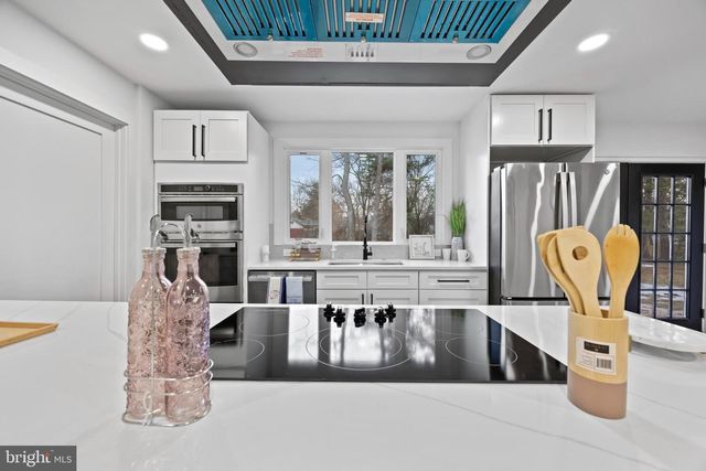 708 W JASPER CT, Sterling, VA 20164