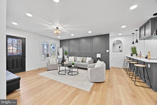 708 W JASPER CT, Sterling, VA 20164