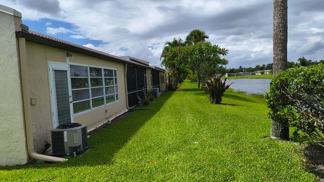 173 Lake Meryl Drive, West Palm Beach, FL 33411