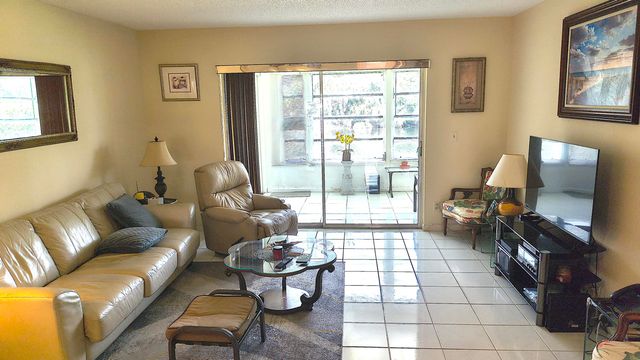 173 Lake Meryl Drive, West Palm Beach, FL 33411