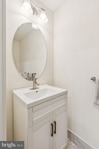 105 COMMODORE CT, Philadelphia, PA 19146