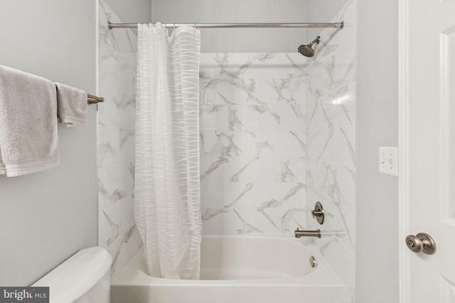 105 COMMODORE CT, Philadelphia, PA 19146