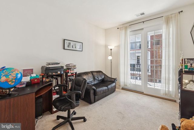 105 COMMODORE CT, Philadelphia, PA 19146