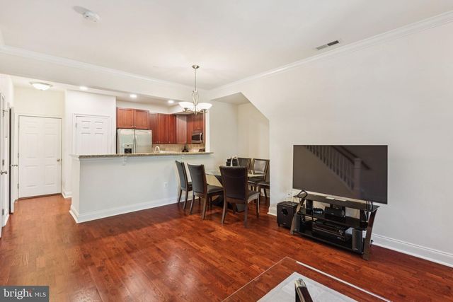 105 COMMODORE CT, Philadelphia, PA 19146