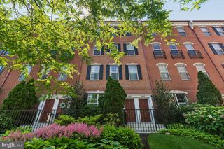 105 COMMODORE CT, Philadelphia, PA 19146