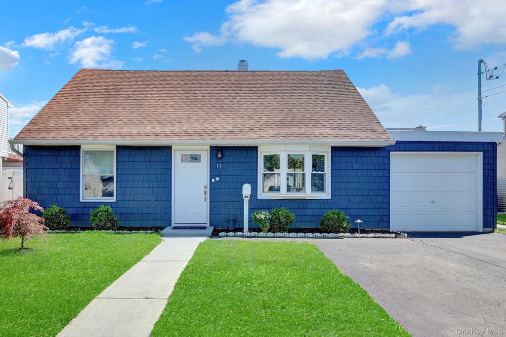 12 Carlton Drive, Massapequa, NY 11758 — exterior