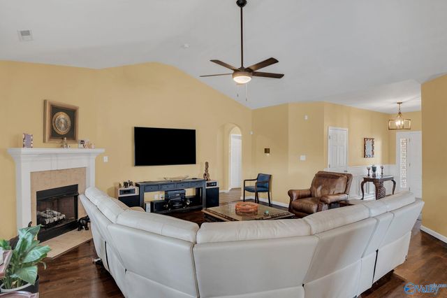 15651 Coach House Court NW, Harvest, AL 35749