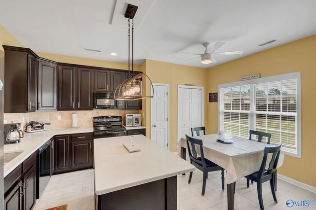 15651 Coach House Court NW, Harvest, AL 35749