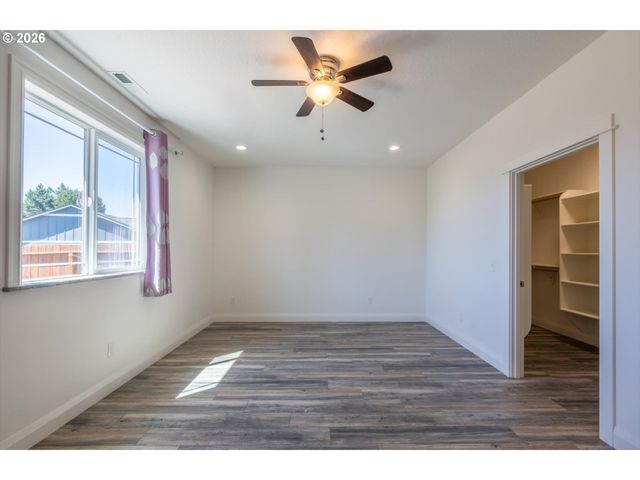 2010 ROOSEVELT Loop, North Bend, OR 97459