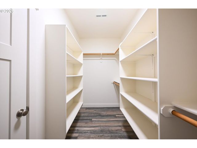 2010 ROOSEVELT Loop, North Bend, OR 97459