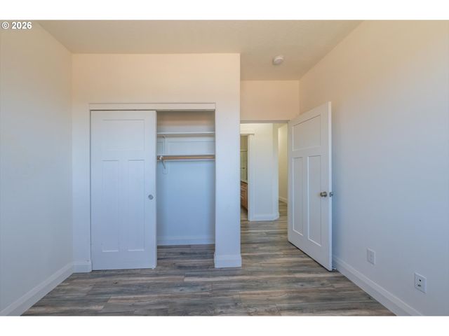 2010 ROOSEVELT Loop, North Bend, OR 97459