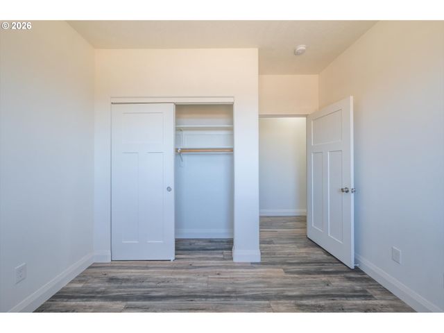 2010 ROOSEVELT Loop, North Bend, OR 97459