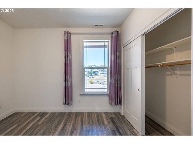 2010 ROOSEVELT Loop, North Bend, OR 97459